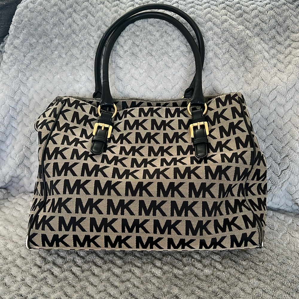Used MICHAEL MICHAEL KORS monogram shoulder bag